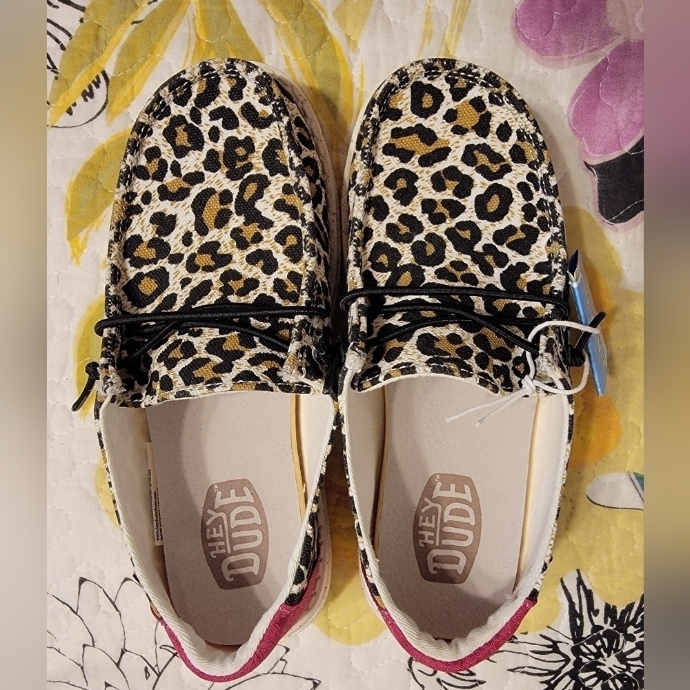 NWT Hey Dude Girls Slip On Shoe